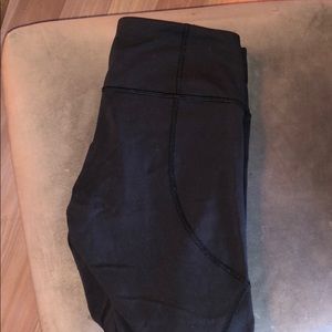 Black cropped lululemon leggings